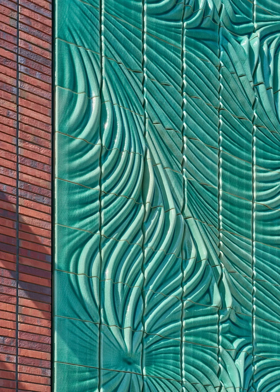 3D-Printed Ceramic Tiles Shape Studio RAP’s New ‘Powerwall’ in the Netherlands