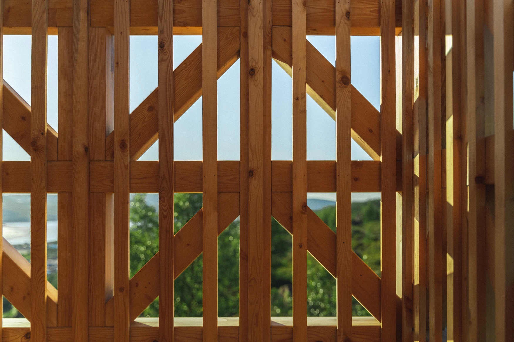 Kola Bay Lighthouse Viewpoint Brings a Timber Landmark to Murmansk's Waterfront