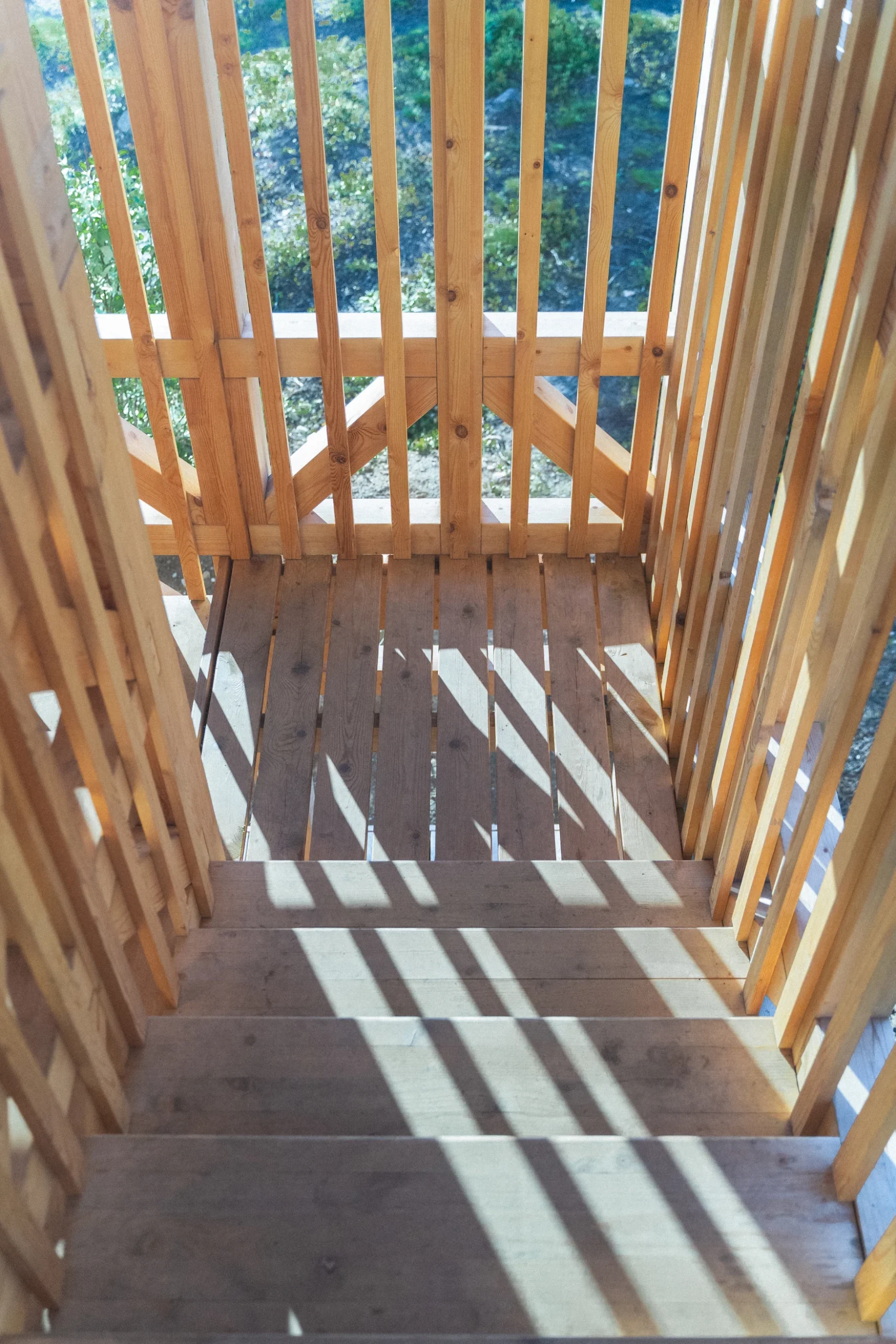 Kola Bay Lighthouse Viewpoint Brings a Timber Landmark to Murmansk's Waterfront